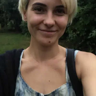 Дина, 33